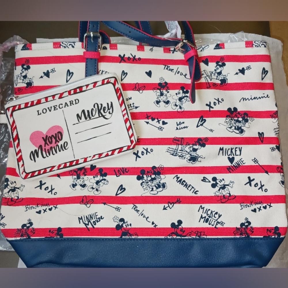 DISNEY MICKEY AND MINNIE TOTE WITH WRISTLET NWT
